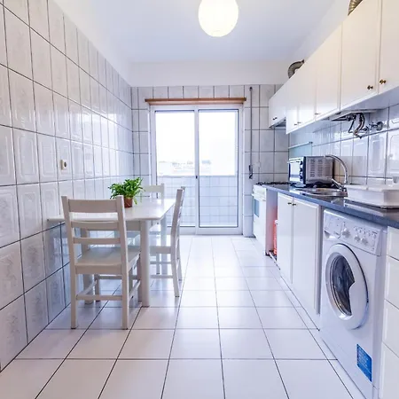 Quinta Da Armada, Em By House And People