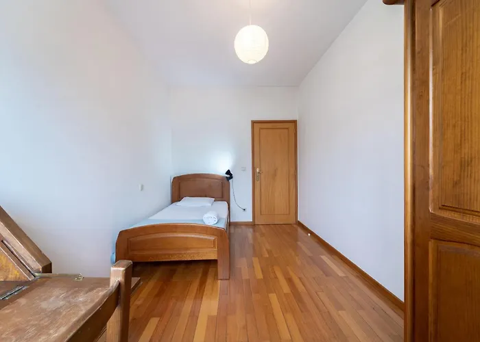 Quinta Da Armada, Em By House And People Braga