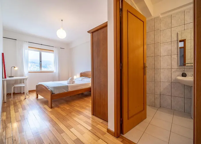 Quinta Da Armada, Em By House And People Braga